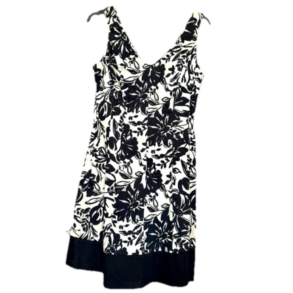 Chap’s Elegant Black and White Floral Sleeveless Dress Size 10